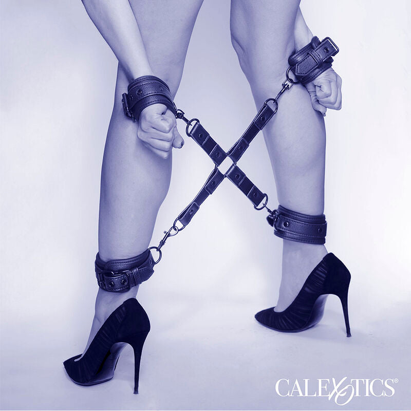 CALEXOTICS - ΝΥΧΤΕΡΙΝΗ ΣΥΝΔΕΣΗ ΓΡΑΒΑΤΩΝ HOG CUERO ΡΥΘΜΙΖΟΜΕΝΗ ΜΑΥΡΗ